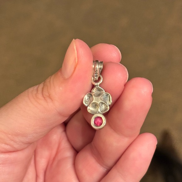 Sterling Silver Floral Pendant with Pink stone - Picture 4 of 4